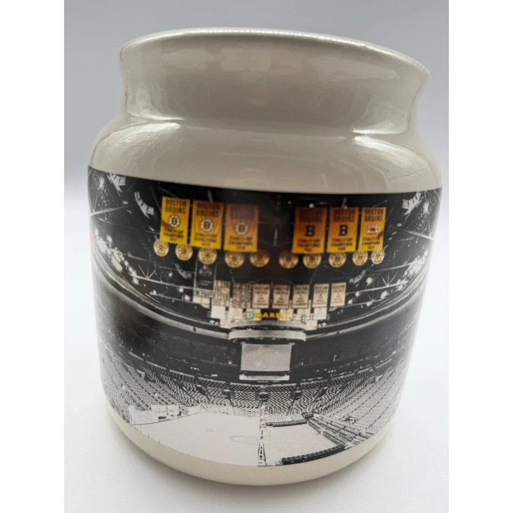TD Bank Skybox Garden Boston Celtics Bruins Cookie Jar‎ Made USA